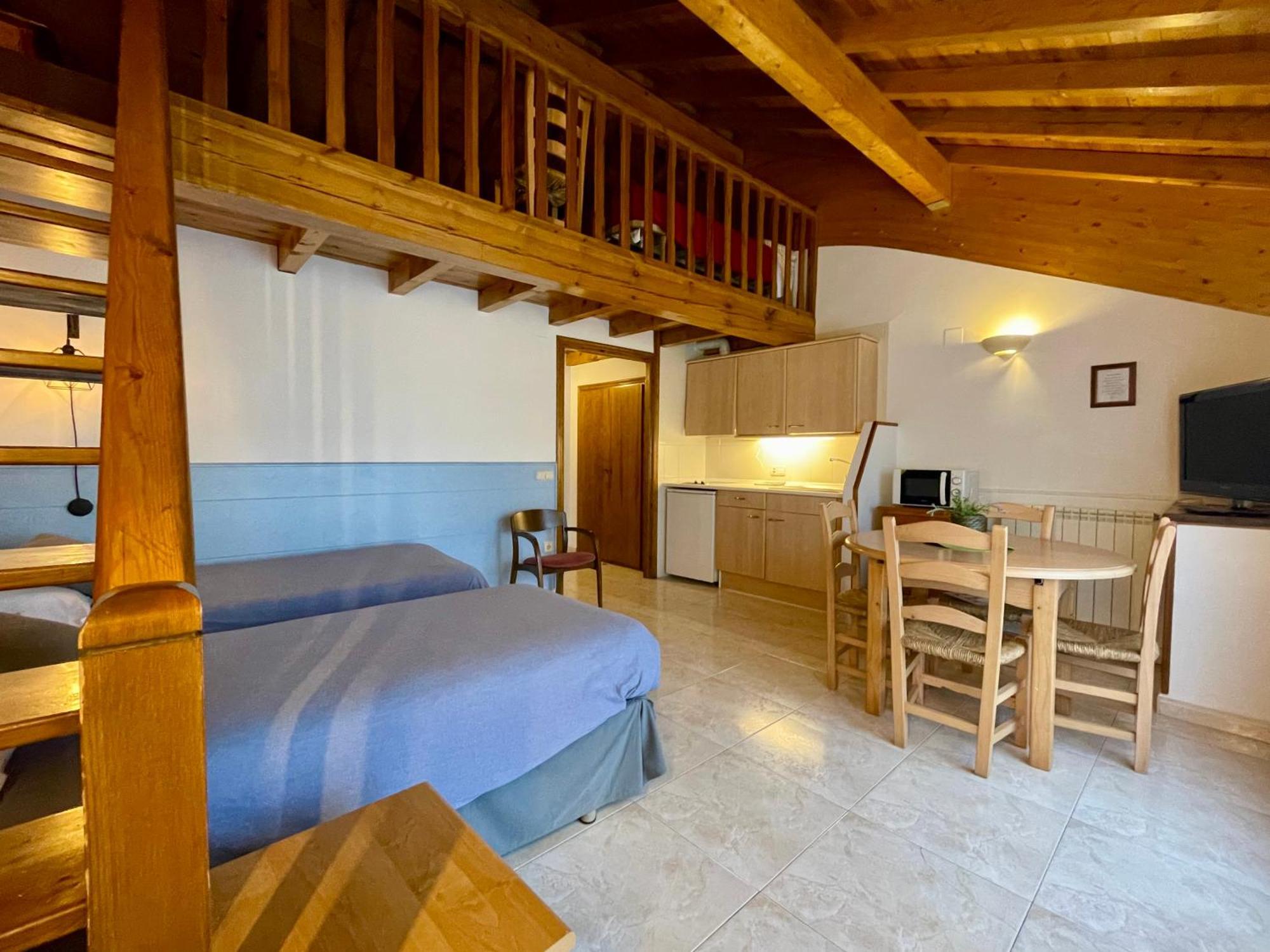 Aparthotel Les Corts Llivia Exterior foto