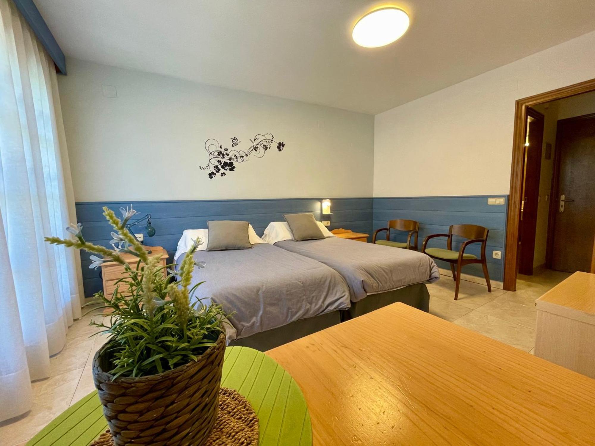 Aparthotel Les Corts Llivia Exterior foto