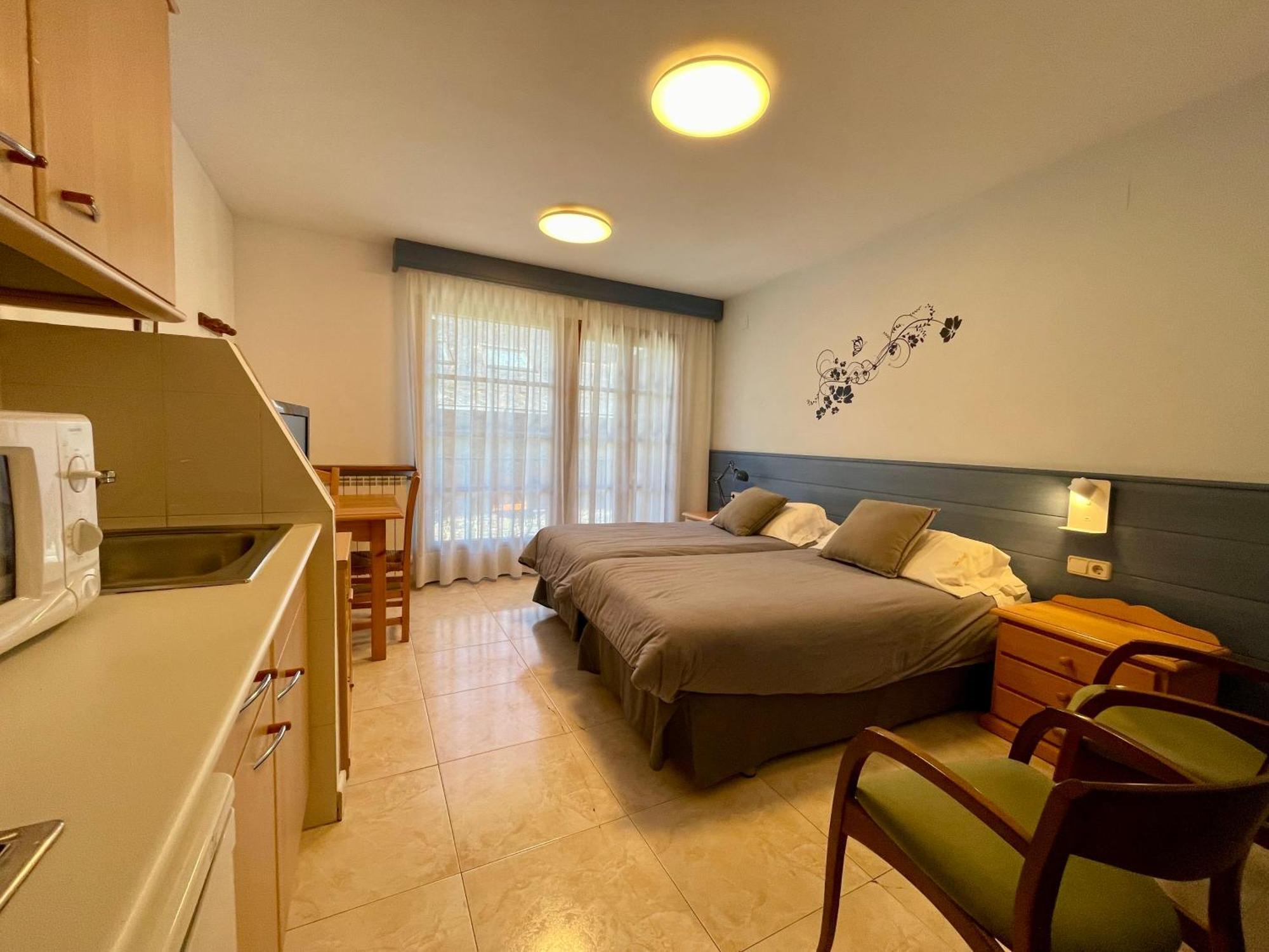 Aparthotel Les Corts Llivia Exterior foto